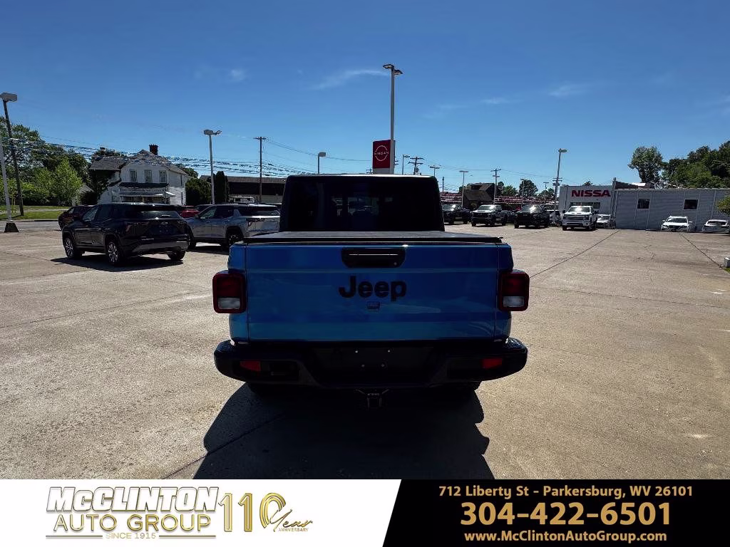 2021 Hydro Blue Pearlcoat Jeep Gladiator Willys 4X4 Truck