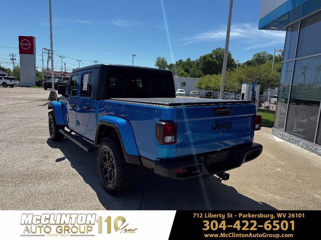 2021 Hydro Blue Pearlcoat Jeep Gladiator Willys 4X4 Truck