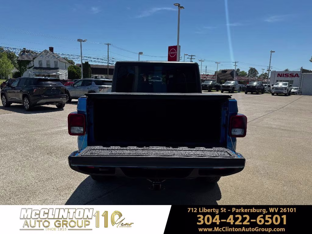 2021 Hydro Blue Pearlcoat Jeep Gladiator Willys 4X4 Truck