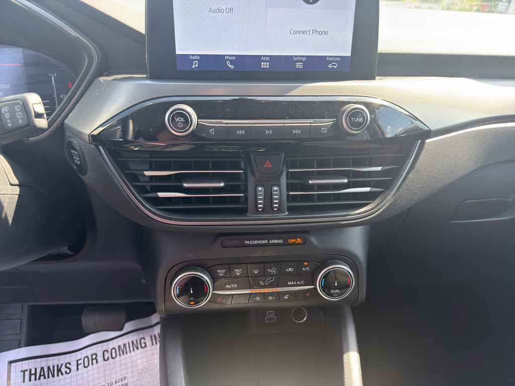 2024 Oxford White Ford Escape Active FWD SUV