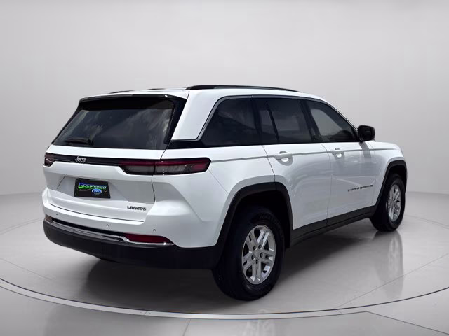 2023 Bright White Clearcoat Jeep Grand Cherokee Laredo RWD SUV