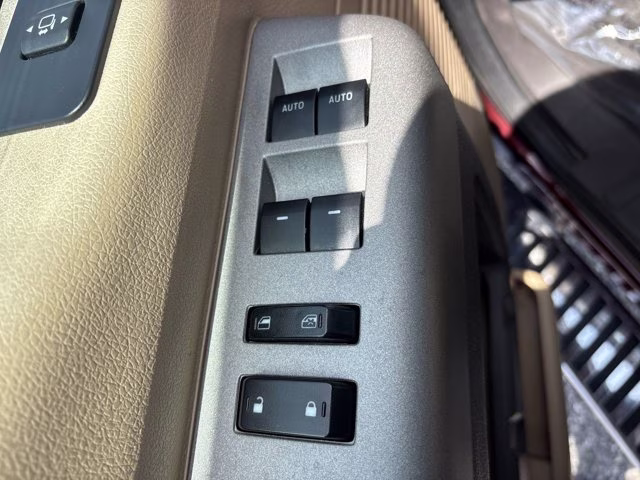 2016 Bronze Fire Metallic Ford Super Duty F-250 SRW Lariat 4X4 Truck