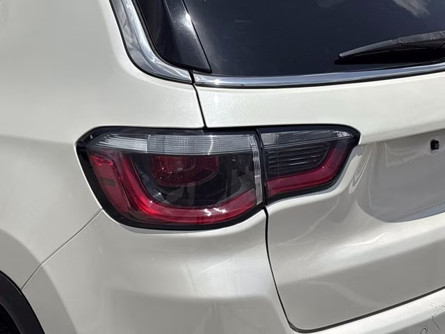 2018 Pearl White Tri-Coat Jeep Compass Limited FWD SUV