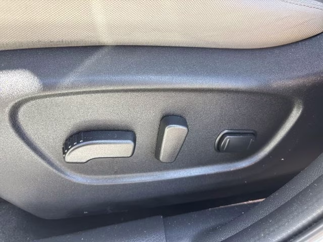 2021 Pearl White Tricoat Nissan Rogue Sport SV FWD SUV