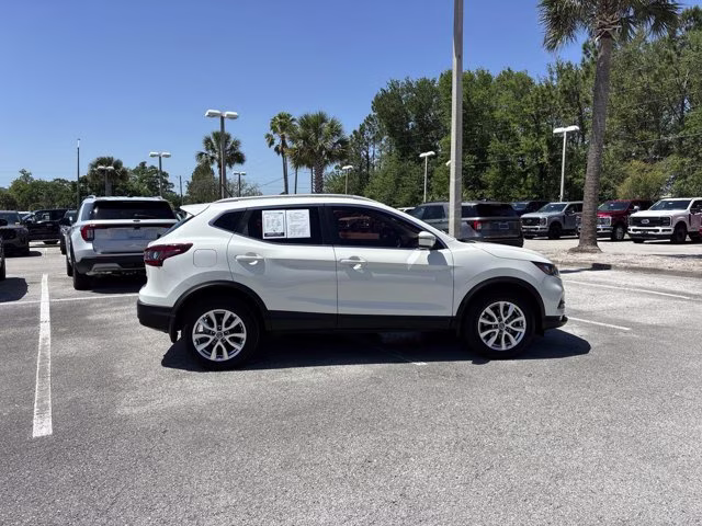 2021 Pearl White Tricoat Nissan Rogue Sport SV FWD SUV