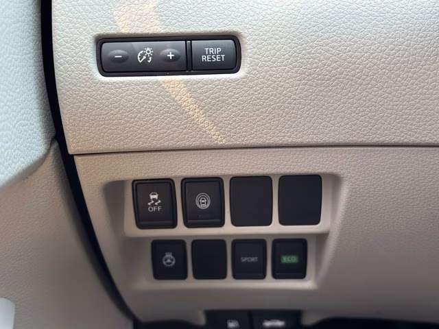 2021 Pearl White Tricoat Nissan Rogue Sport SV FWD SUV