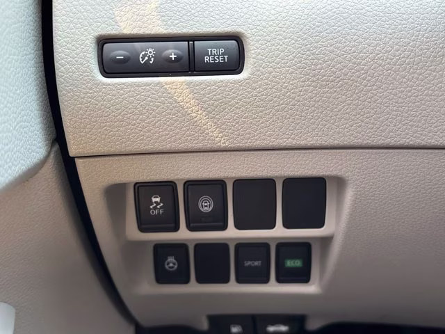 2021 Pearl White Tricoat Nissan Rogue Sport SV FWD SUV