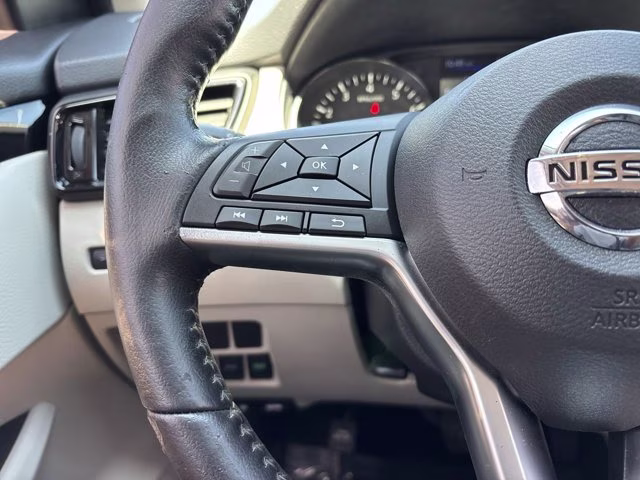 2021 Pearl White Tricoat Nissan Rogue Sport SV FWD SUV