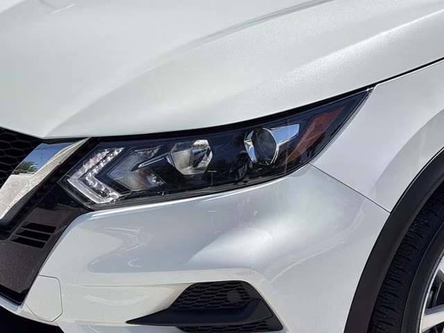 2021 Pearl White Tricoat Nissan Rogue Sport SV FWD SUV