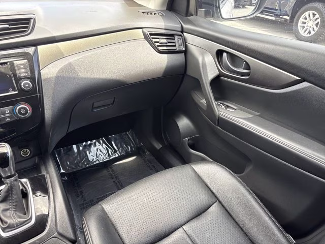 2019 Glacier White Nissan Rogue Sport S FWD SUV