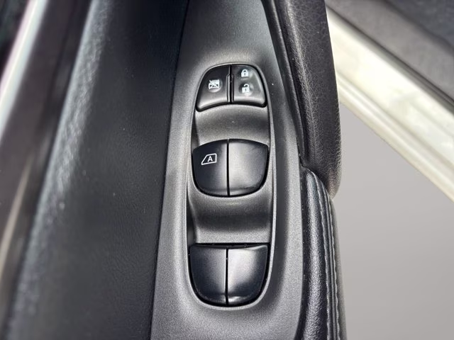 2019 Glacier White Nissan Rogue Sport S FWD SUV