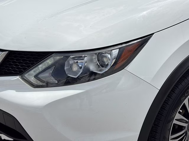 2019 Glacier White Nissan Rogue Sport S FWD SUV