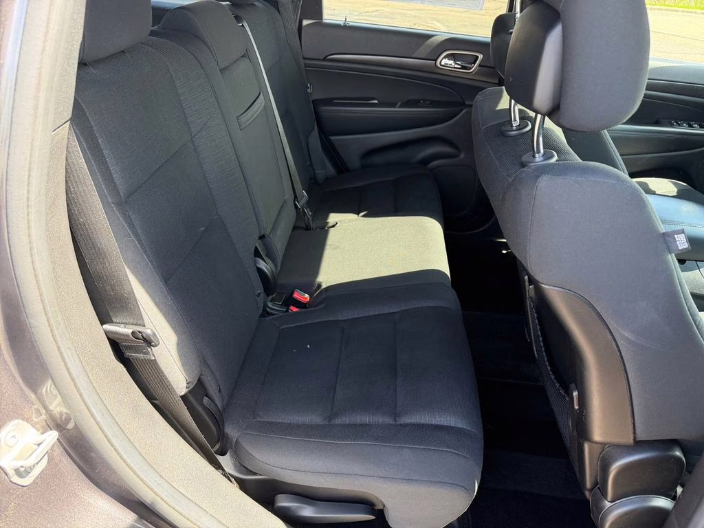 2014 Granite Crystal Metallic Clearcoat Jeep Grand Cherokee Laredo 4X4 SUV