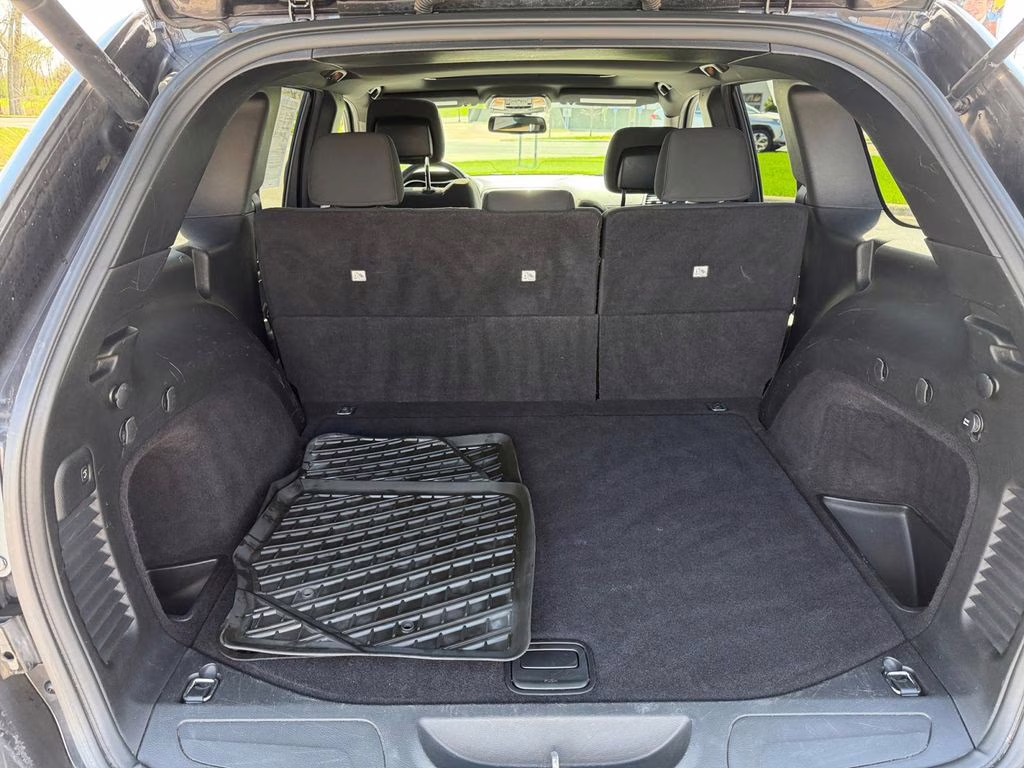 2014 Granite Crystal Metallic Clearcoat Jeep Grand Cherokee Laredo 4X4 SUV