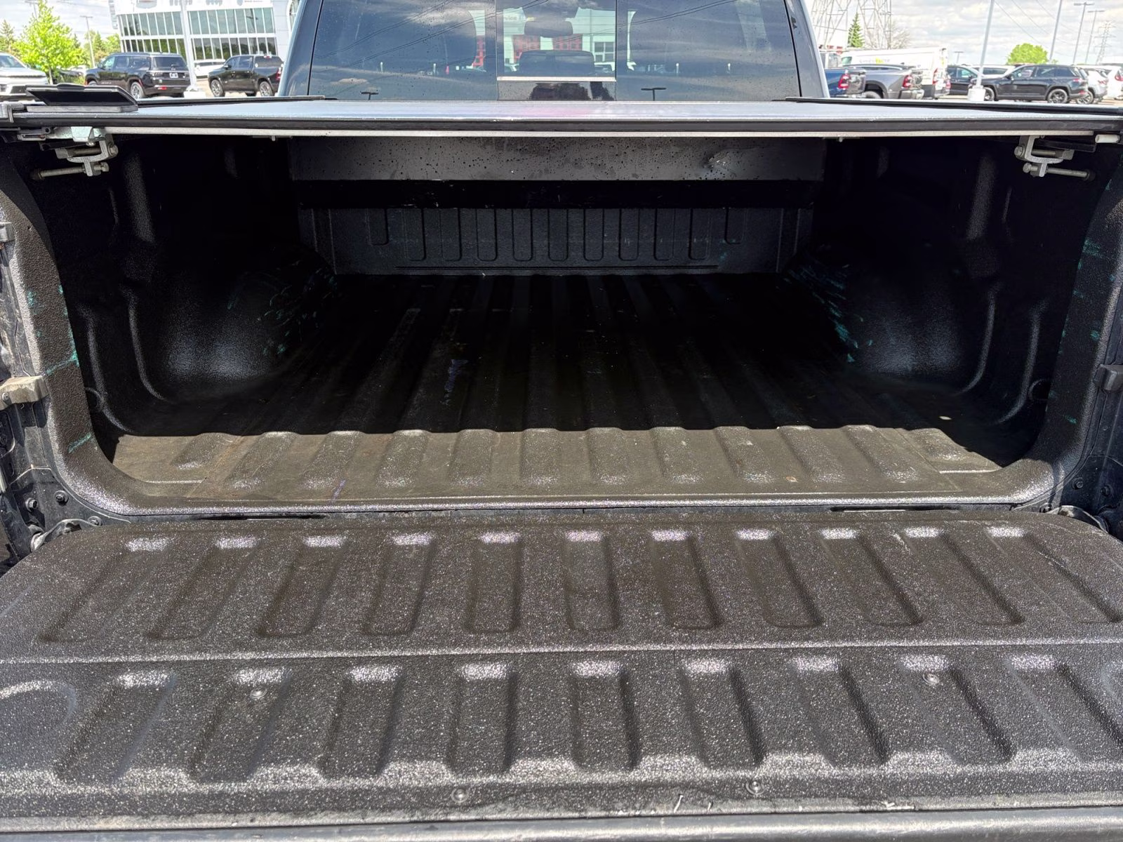 2020 Diamond Black Crystal Pearlcoat Ram 1500 Laramie 4X4 Truck