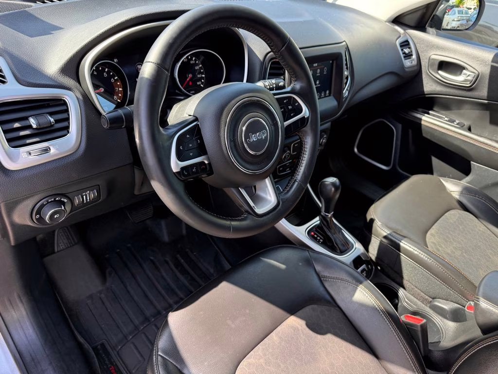 2018 Billet Silver Metallic Clearcoat Jeep Compass Latitude FWD SUV