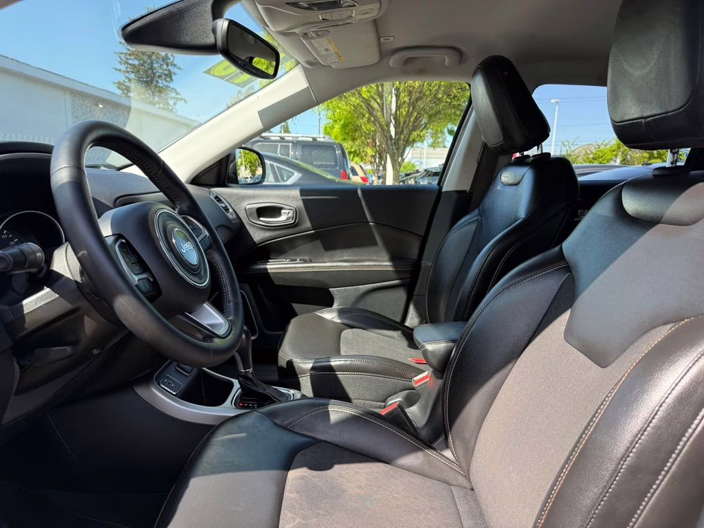 2018 Billet Silver Metallic Clearcoat Jeep Compass Latitude FWD SUV