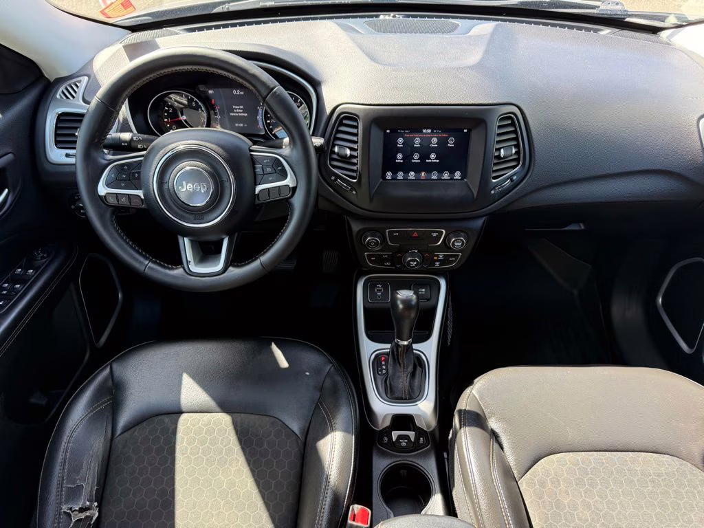 2018 Billet Silver Metallic Clearcoat Jeep Compass Latitude FWD SUV