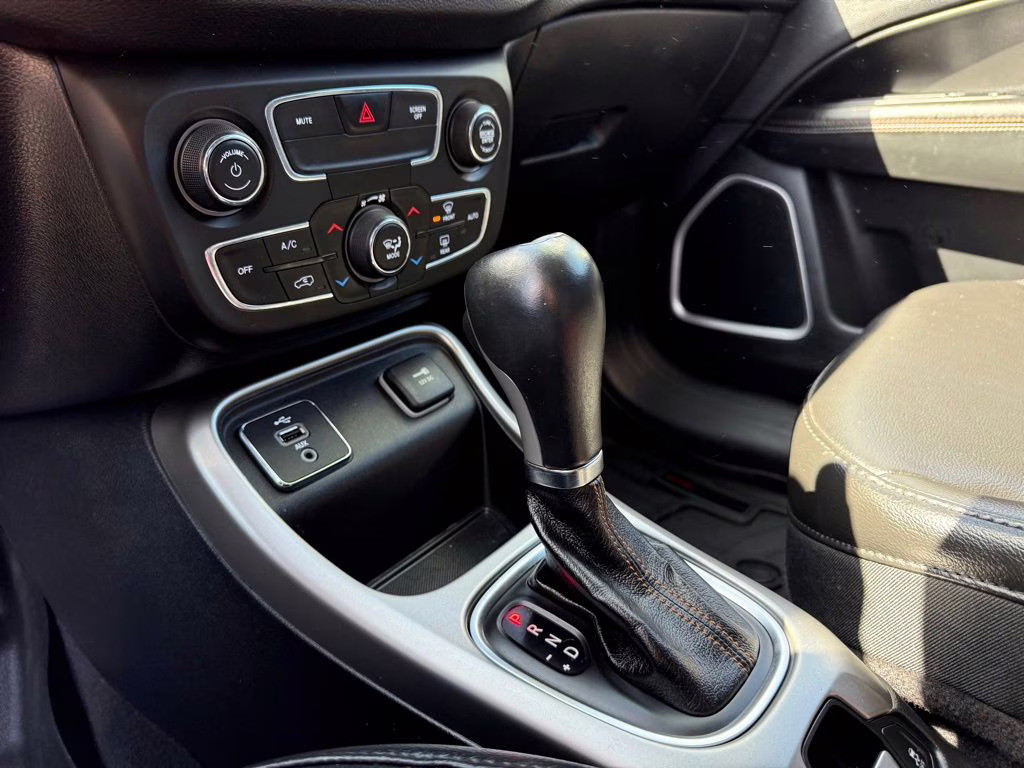 2018 Billet Silver Metallic Clearcoat Jeep Compass Latitude FWD SUV