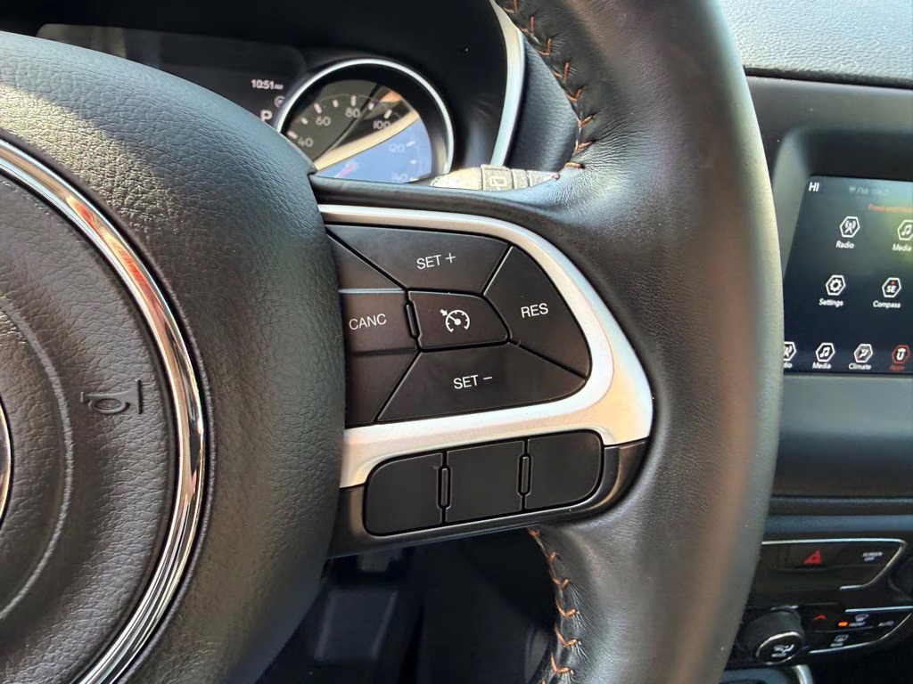 2018 Billet Silver Metallic Clearcoat Jeep Compass Latitude FWD SUV