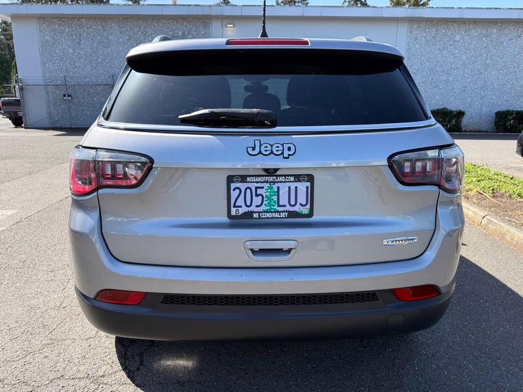 2018 Billet Silver Metallic Clearcoat Jeep Compass Latitude FWD SUV