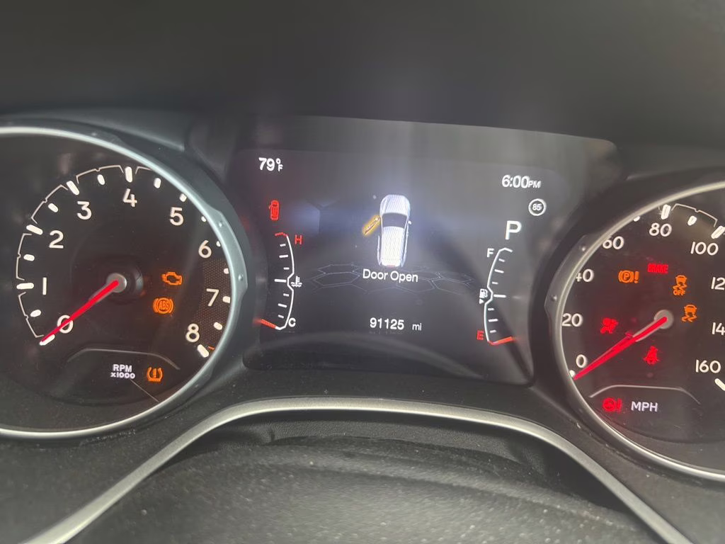 2018 Billet Silver Metallic Clearcoat Jeep Compass Latitude FWD SUV