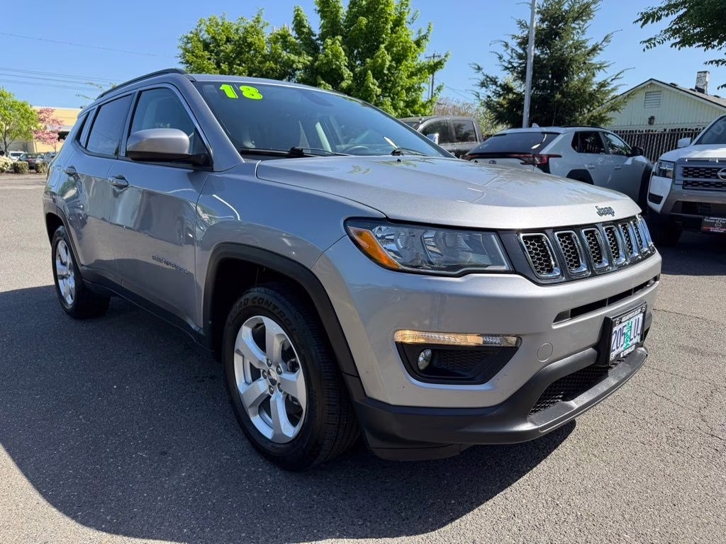 2018 Billet Silver Metallic Clearcoat Jeep Compass Latitude FWD SUV