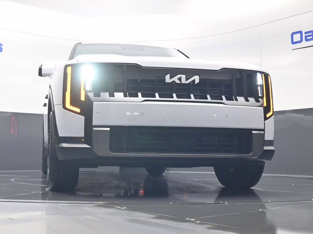 2027 Glacial White Pearl Kia Telluride LX FWD SUV