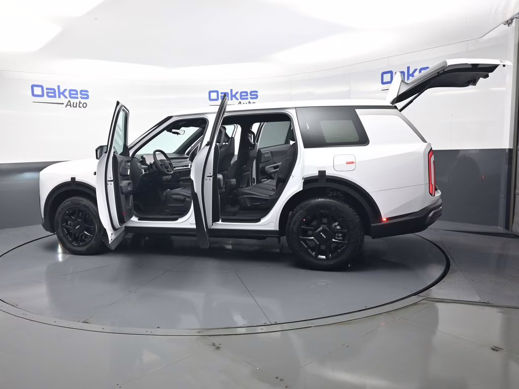 2027 Glacial White Pearl Kia Telluride LX FWD SUV