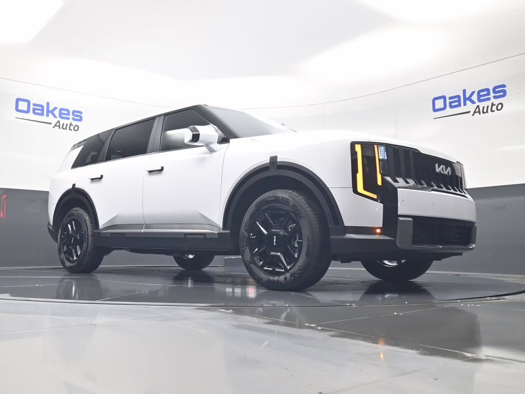 2027 Glacial White Pearl Kia Telluride LX FWD SUV