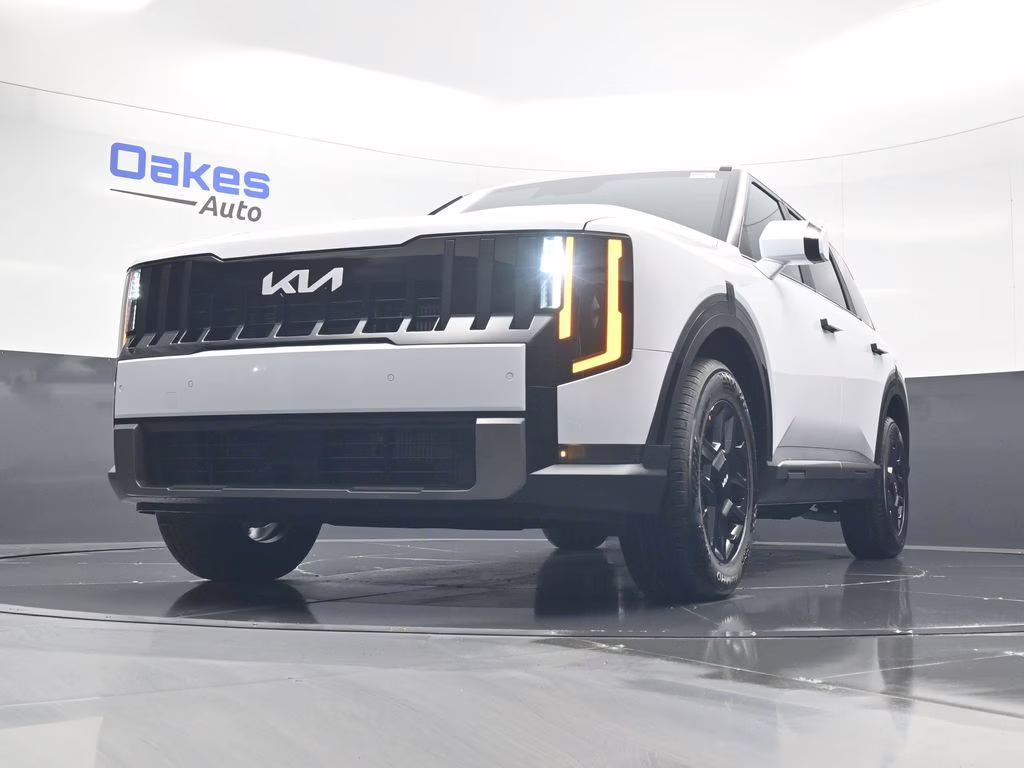 2027 Glacial White Pearl Kia Telluride LX FWD SUV