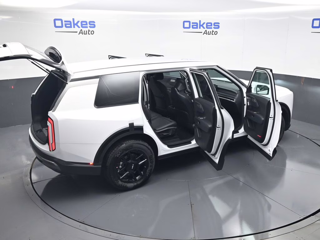 2027 Glacial White Pearl Kia Telluride LX FWD SUV