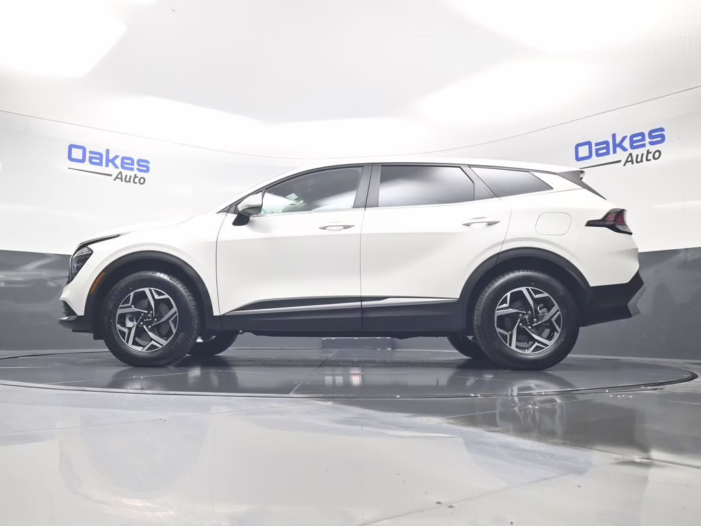 2024 Snow White Pearl Kia Sportage LX AWD SUV