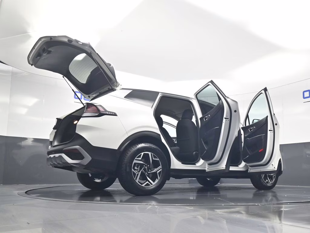 2024 Snow White Pearl Kia Sportage LX AWD SUV