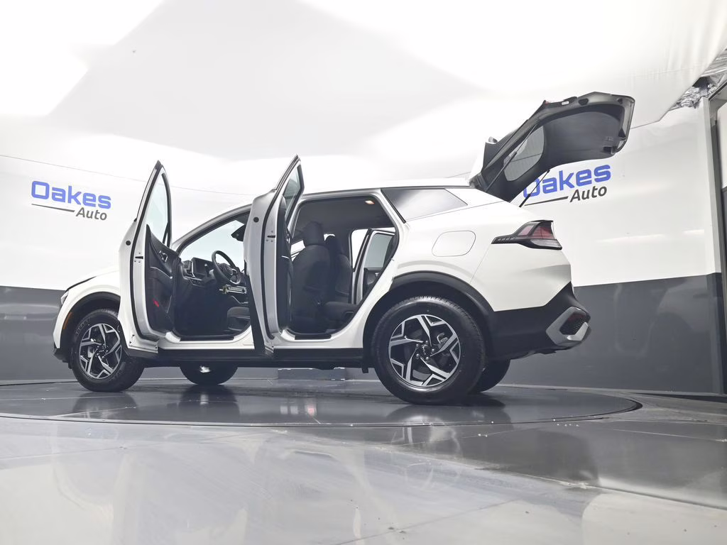 2024 Snow White Pearl Kia Sportage LX AWD SUV