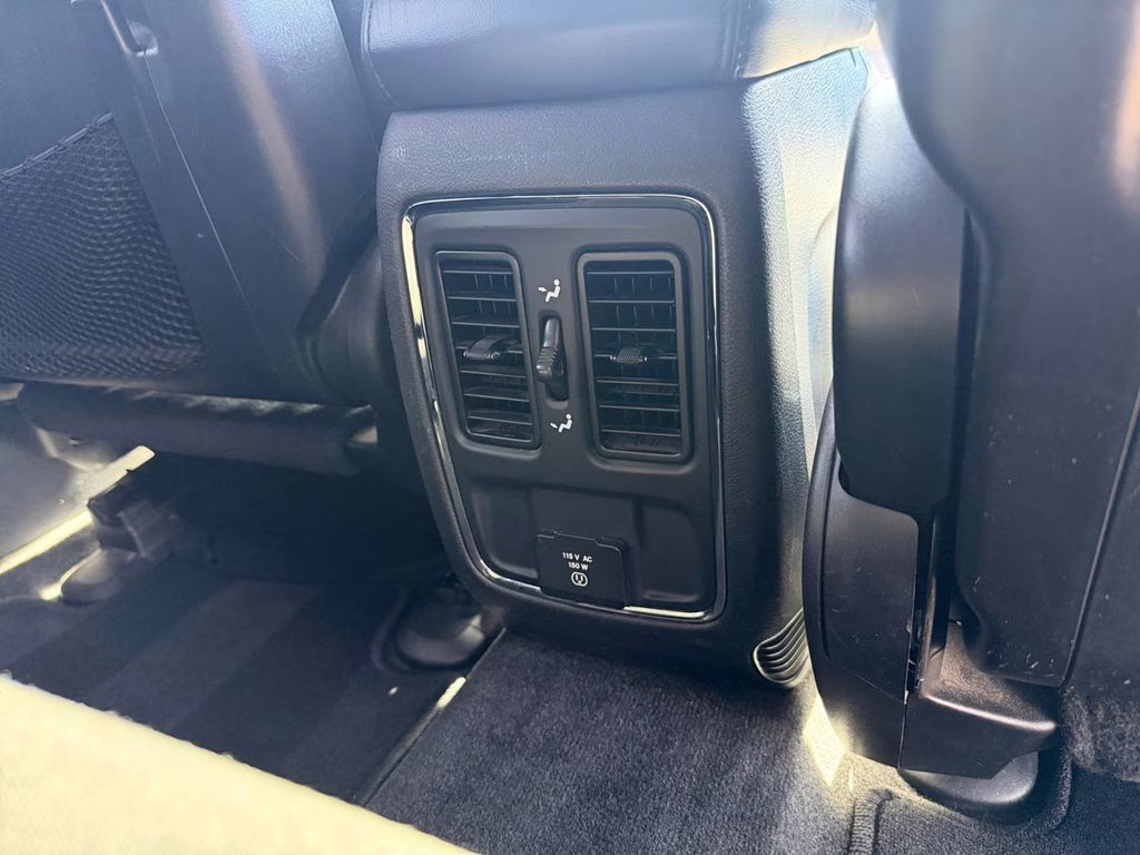 2014 Granite Crystal Metallic Clearcoat Jeep Grand Cherokee Laredo 4X4 SUV
