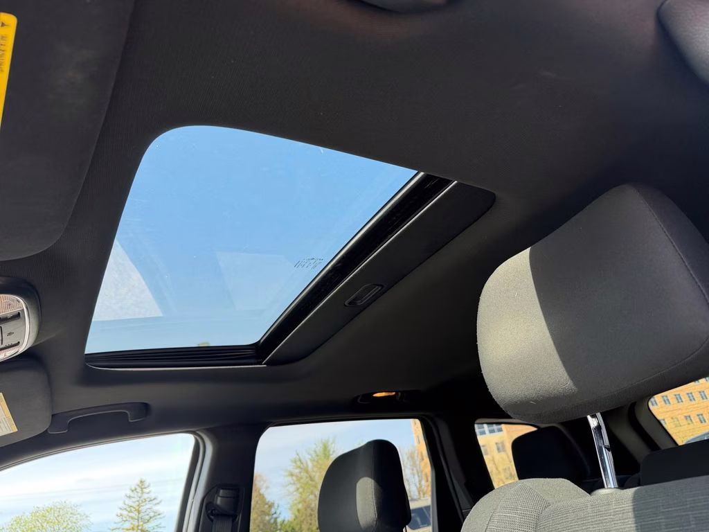 2014 Granite Crystal Metallic Clearcoat Jeep Grand Cherokee Laredo 4X4 SUV