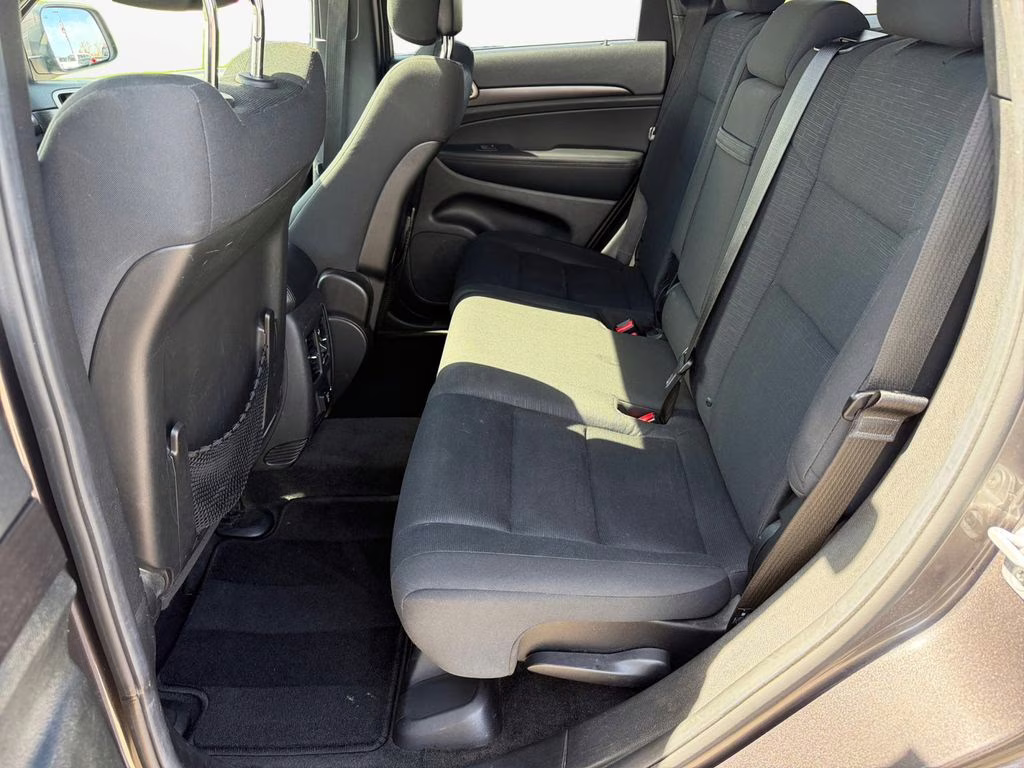 2014 Granite Crystal Metallic Clearcoat Jeep Grand Cherokee Laredo 4X4 SUV