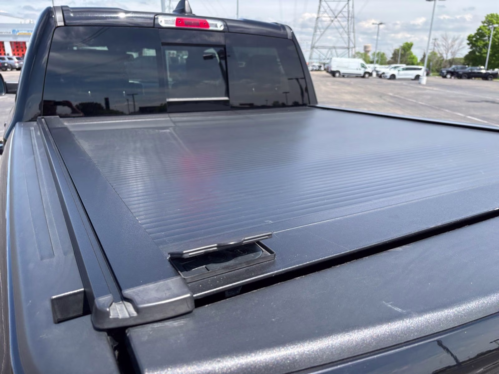 2020 Diamond Black Crystal Pearlcoat Ram 1500 Laramie 4X4 Truck