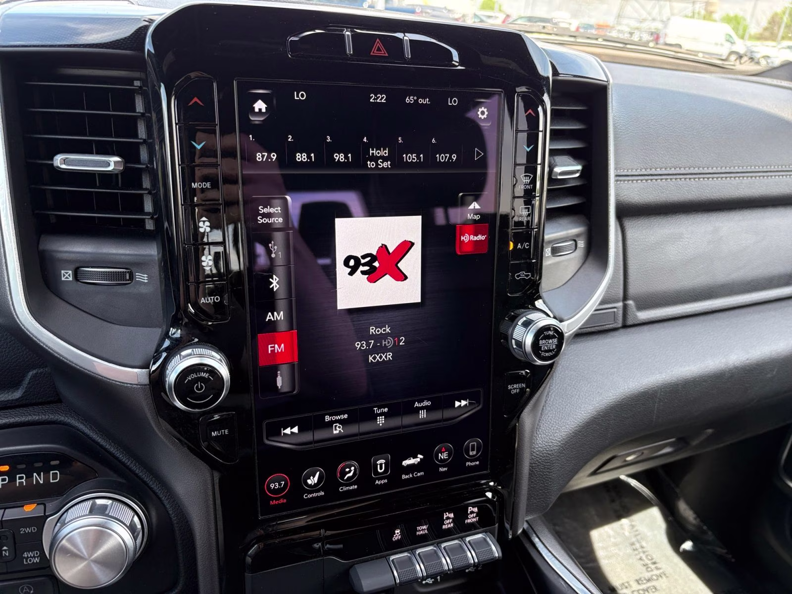 2020 Diamond Black Crystal Pearlcoat Ram 1500 Laramie 4X4 Truck