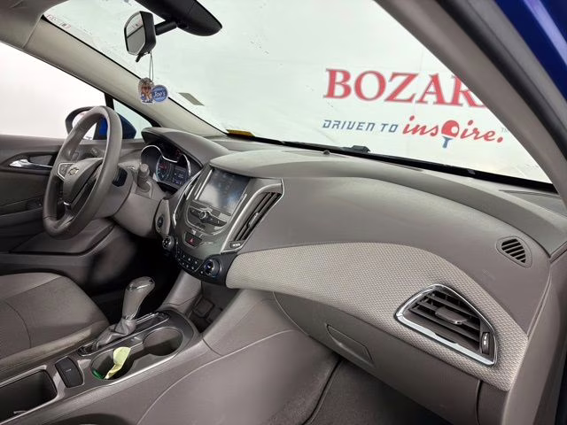 2016 Kinetic Blue Metallic Chevrolet Cruze LT FWD Sedan