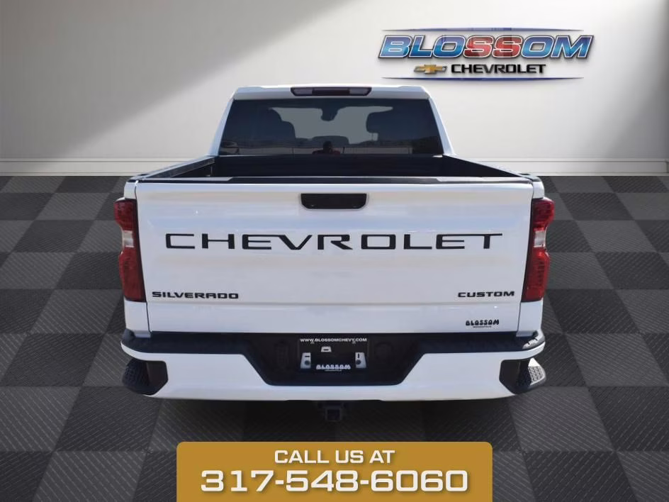 2023 Summit White Chevrolet Silverado 1500 Custom 4X4 Truck