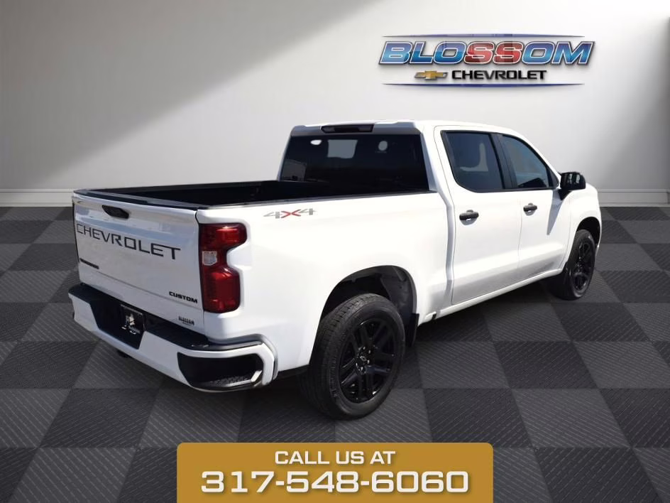 2023 Summit White Chevrolet Silverado 1500 Custom 4X4 Truck