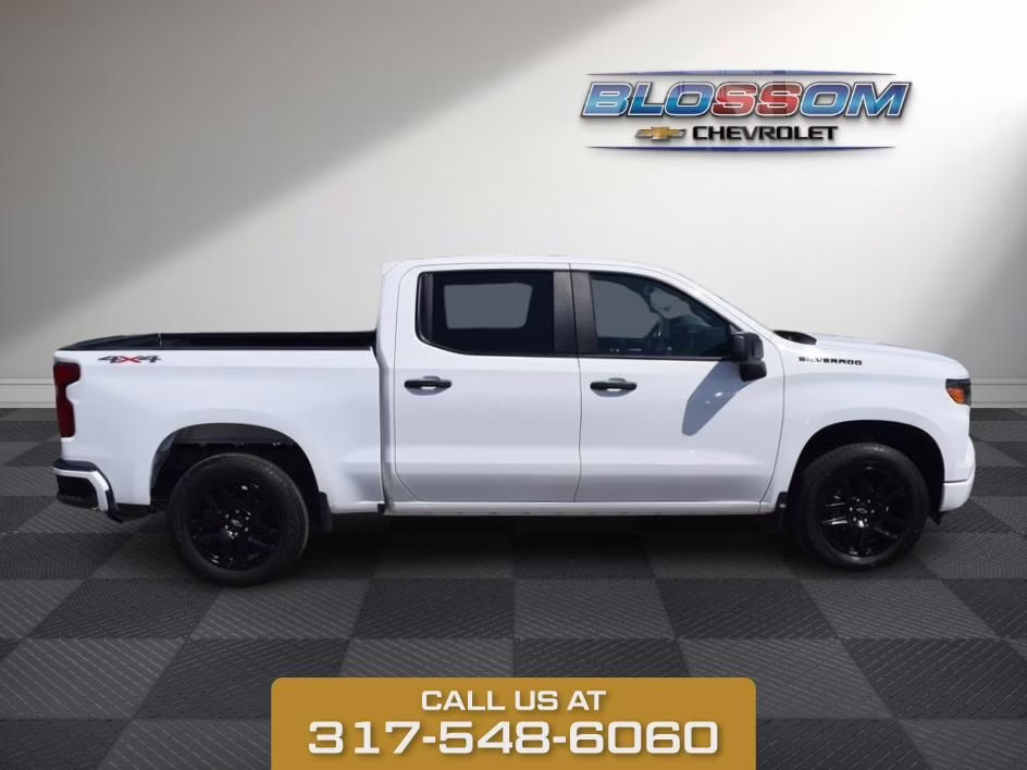 2023 Summit White Chevrolet Silverado 1500 Custom 4X4 Truck