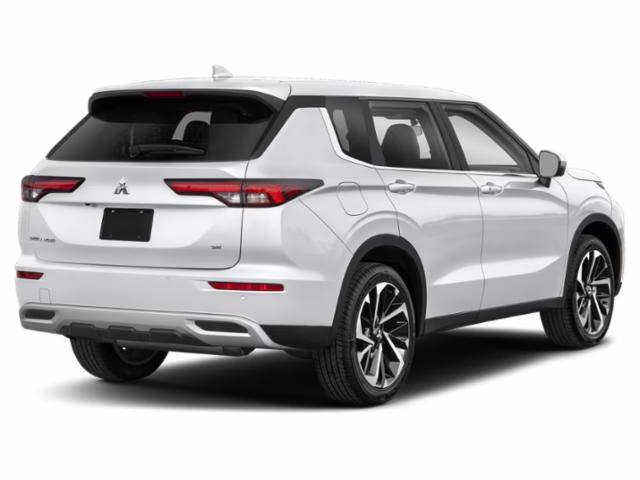 2024 White Mitsubishi Outlander SE FWD SUV