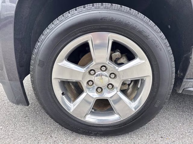 2017 Tungsten Metallic Chevrolet Suburban LT RWD SUV