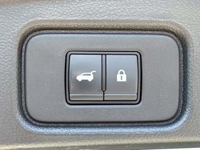 2023 Gun Metallic Nissan Pathfinder SL FWD SUV