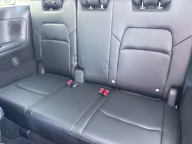 2023 Gun Metallic Nissan Pathfinder SL FWD SUV