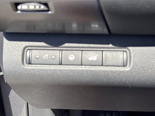 2023 Gun Metallic Nissan Pathfinder SL FWD SUV