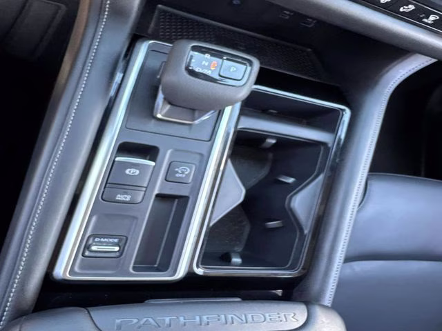 2023 Gun Metallic Nissan Pathfinder SL FWD SUV